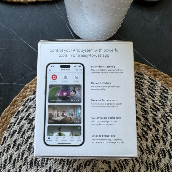 Arlo outdoor camera never used brand new - Picture 2 of 7